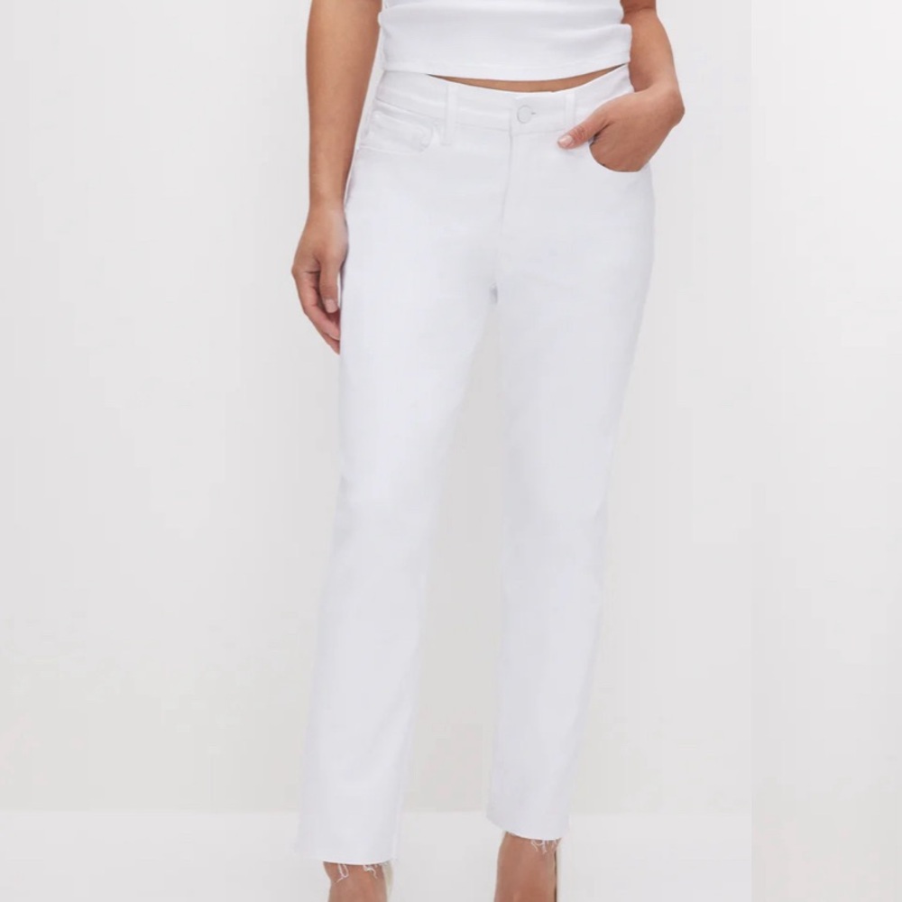 Good American White Straight Leg Jeans Sleek Design